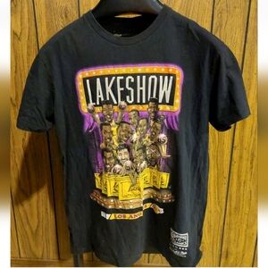 Black Lakeshow Graphic T-Shirt LA Lakers Magic Kareem Hardwood Classics Medium